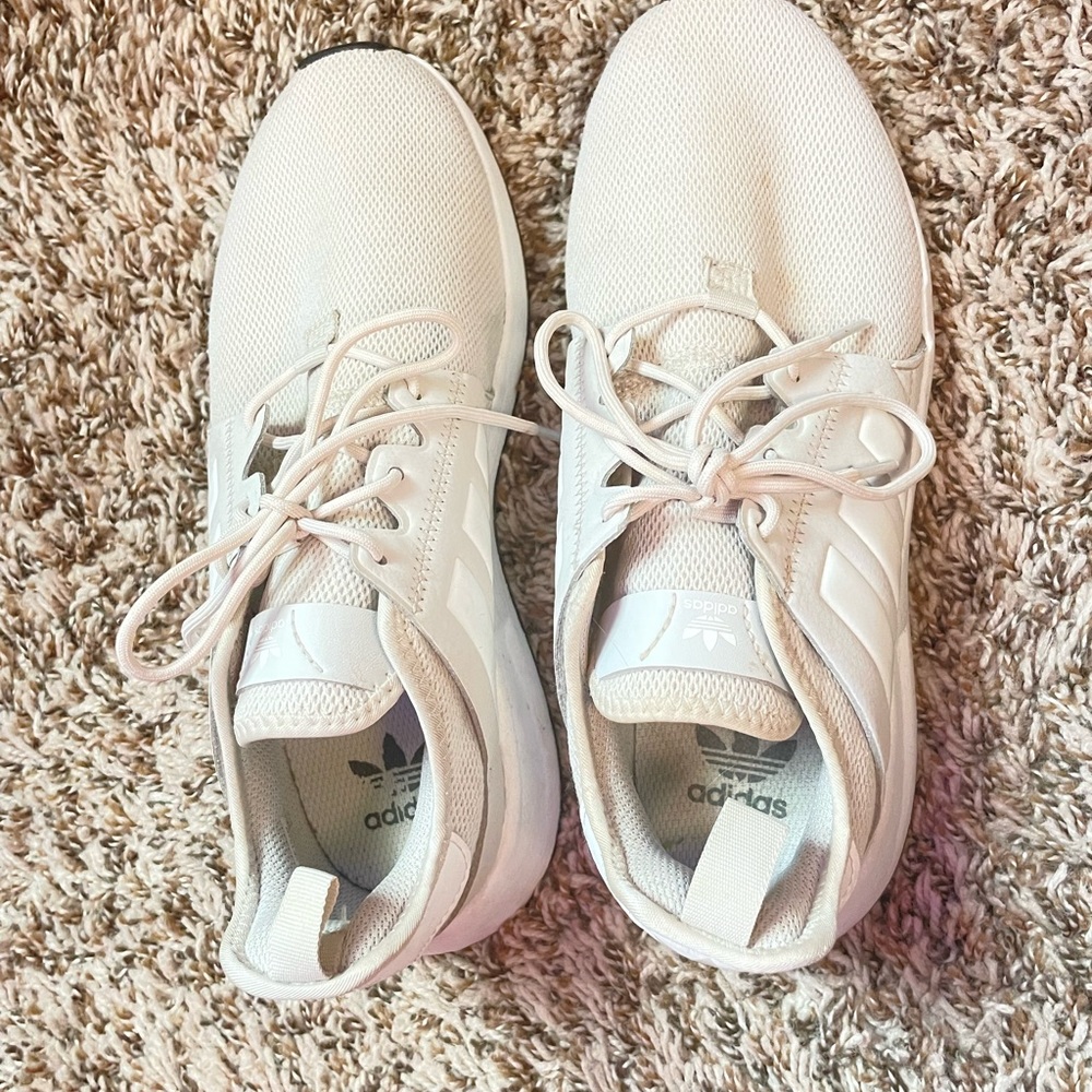 Grey adidas shoes - Picture 2 of 3